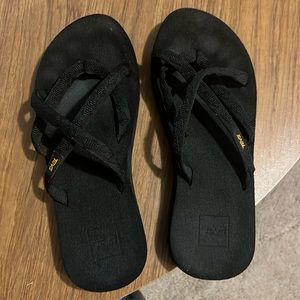 Women’s black Teva flip flops size 8 m